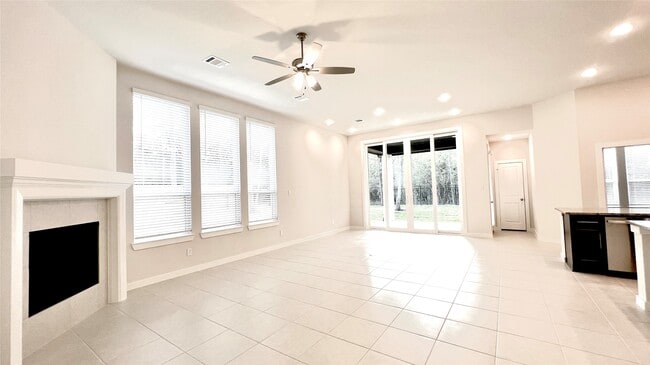 Building Photo - 212 Milas Cv