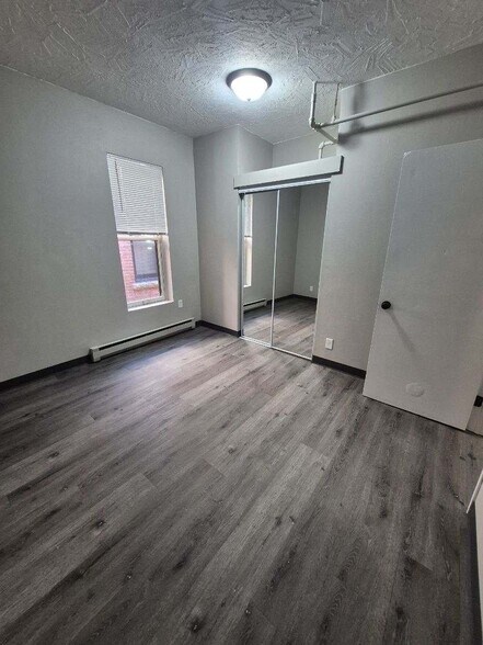 Building Photo - 301 N Riverfront Dr