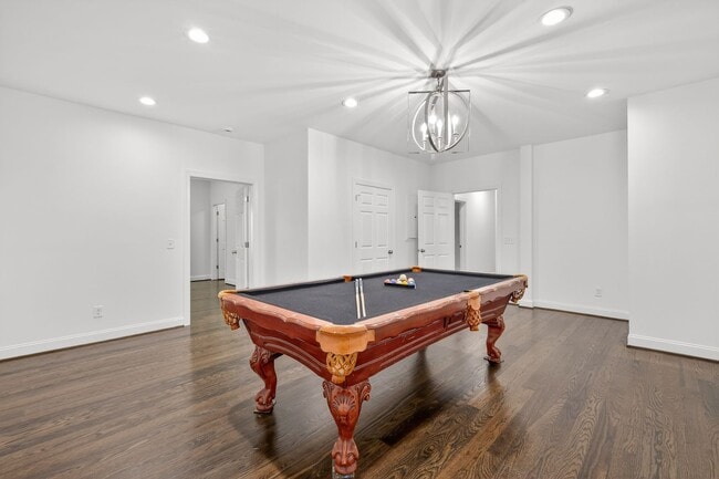 Building Photo - Beautiful 6BR Executive Brentwood Home with Pool