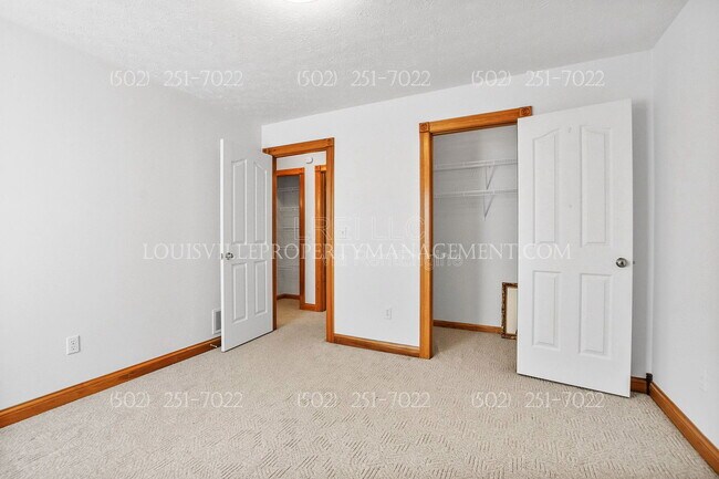 Building Photo - 1001 Navajo Dr