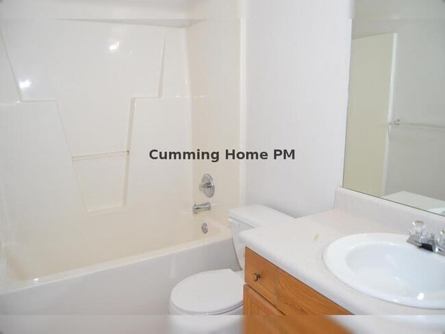 Building Photo - 2/2 PRIVATE Ranch Home AVAILABLE NOW!