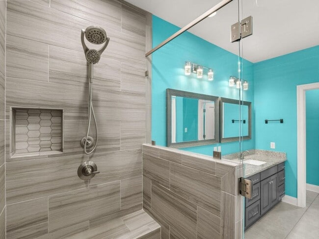 Building Photo - 102 Hidden Trails