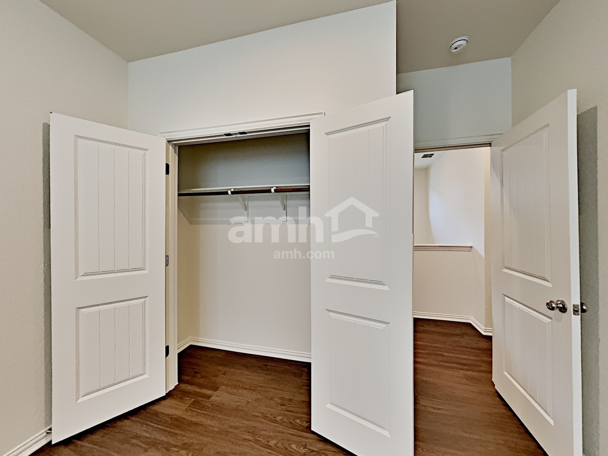 Building Photo - 2725 Lillybrook Ln