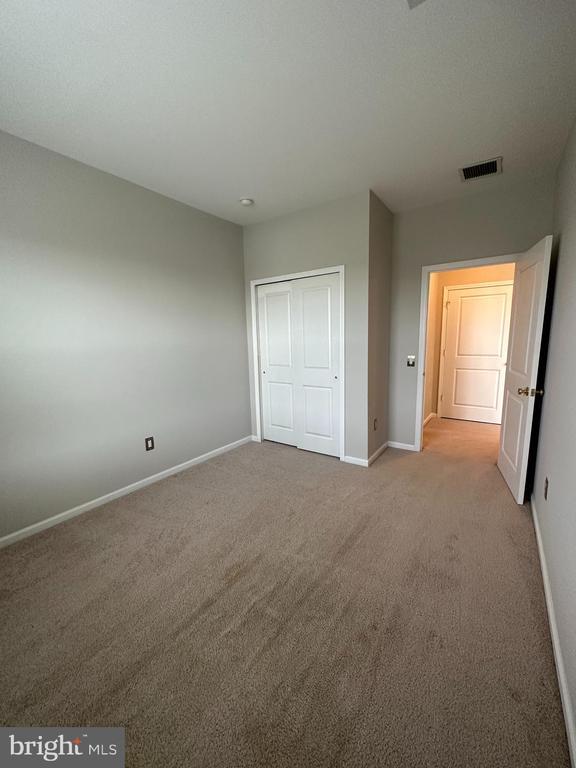Building Photo - 702 Van Gogh Ct