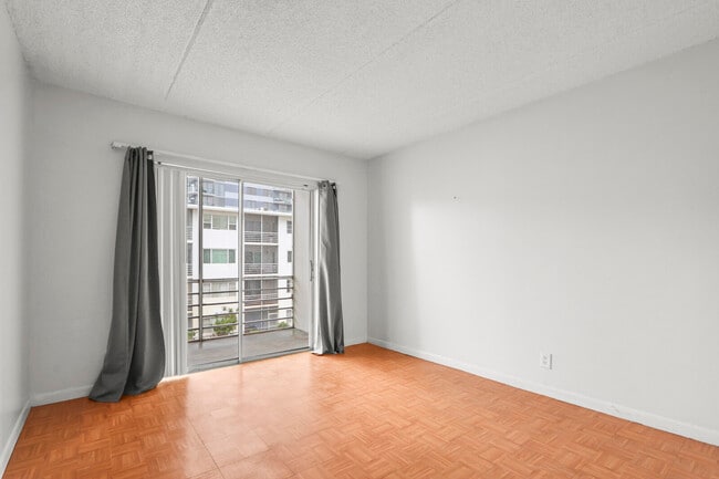 Building Photo - 4500 N Flagler Dr