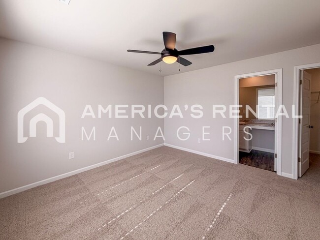 Building Photo - Stylish two level home with open concept l...