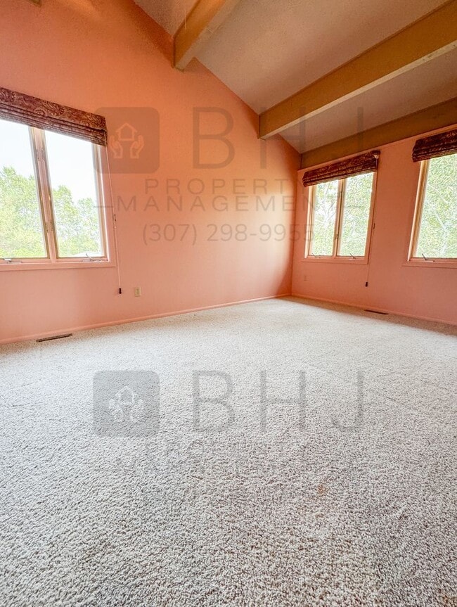 Building Photo - 21 Mills Ln
