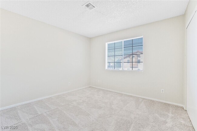 Building Photo - 2685 Jennydiane Dr