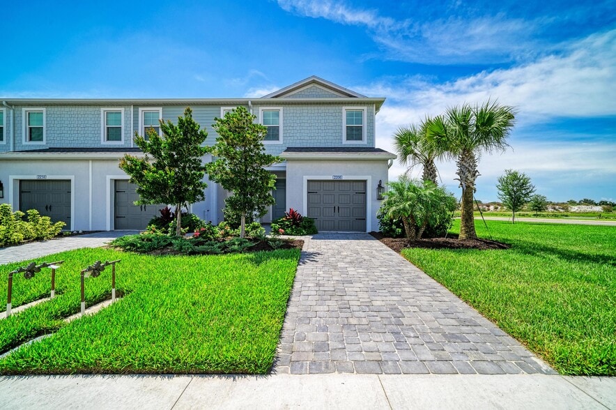 Building Photo - 2206 Washington Palm Ct