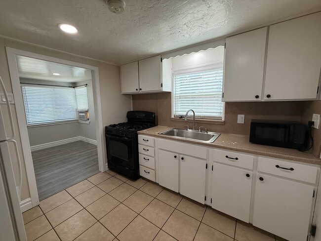 Building Photo - Coming Soon! Updated 2-Bedroom Home in Millcreek!