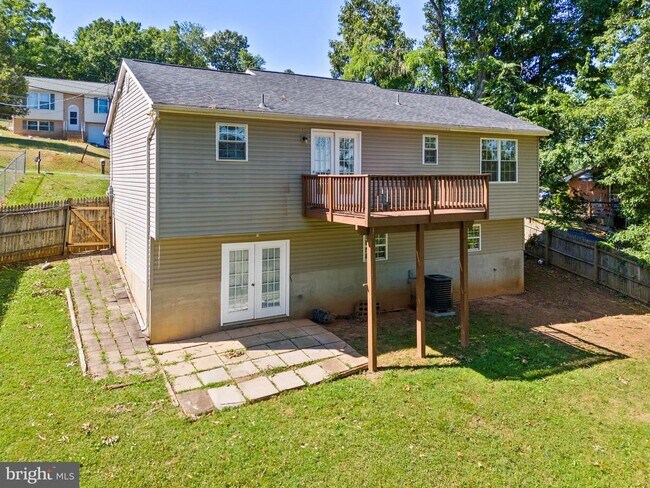 Building Photo - 345 Brown Ave