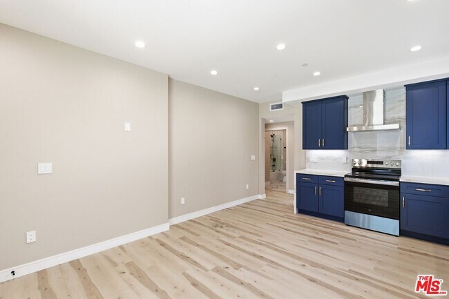 Building Photo - 227 N Burlington Ave