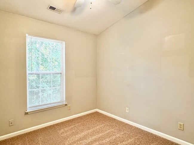 Building Photo - STAFFORD TOWNHOUSE - HANDY TO QUANTICO, SH...