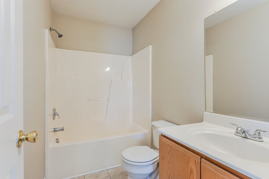 Building Photo - 3879 Pin Oak Rd