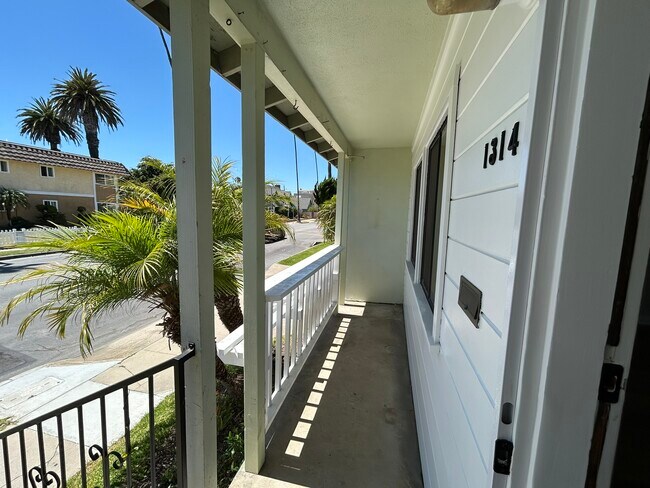 Building Photo - 1314 Palm Ave