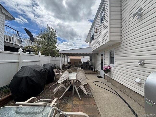 Building Photo - 293 Concord Ave