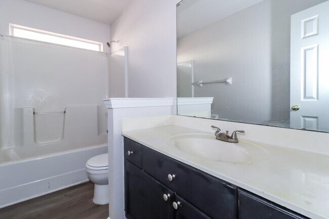 Building Photo - 7068 Kings Crown Dr