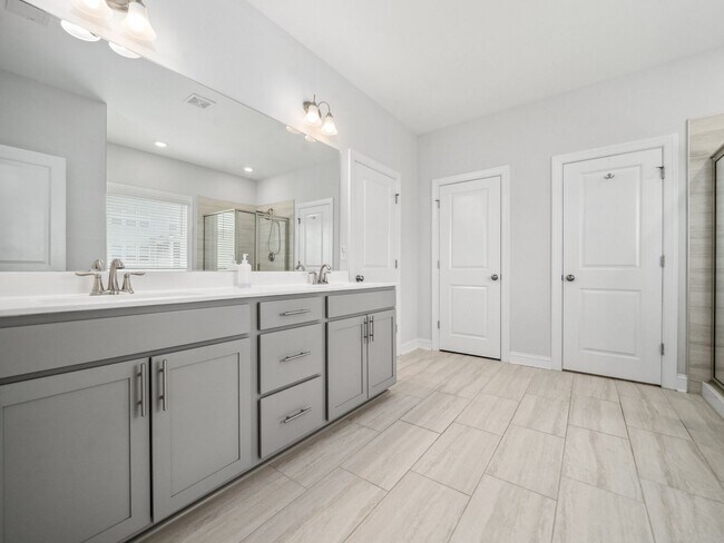Building Photo - Longleaf Estates
