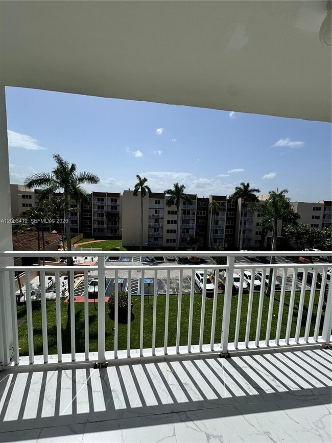 Building Photo - 6930 Miami Gardens Dr