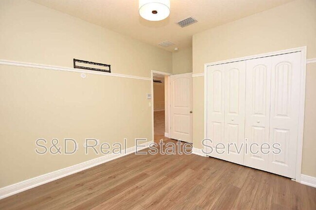 Building Photo - 1977 Wind Meadows Dr