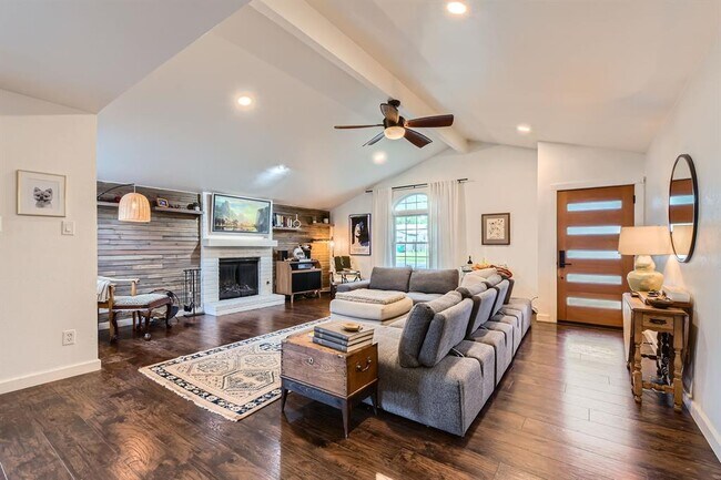 Primary Photo - 7905 Wycombe Dr