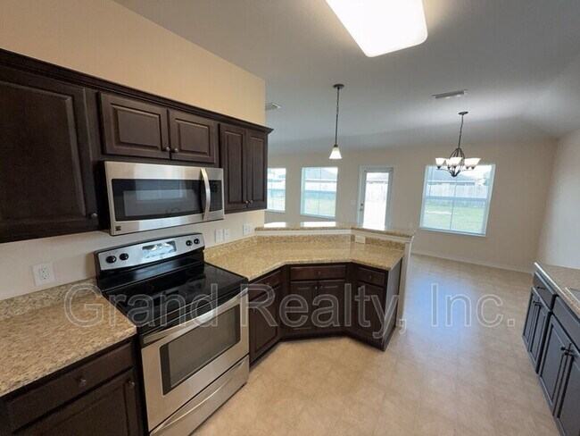 Building Photo - 5800 Glenby Ct