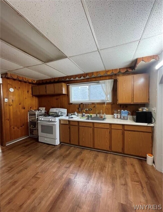 Building Photo - 226 Longnecker St