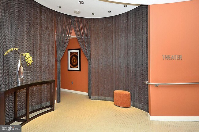 Building Photo - 5750 Bou Ave