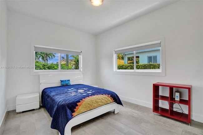 Building Photo - 8540 SW 20th St
