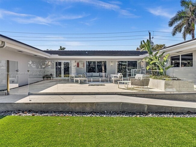 Building Photo - 840 S Southlake Dr