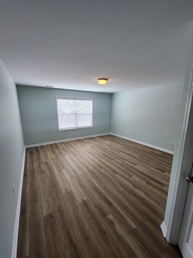 Building Photo - 3639 White Wing Cir