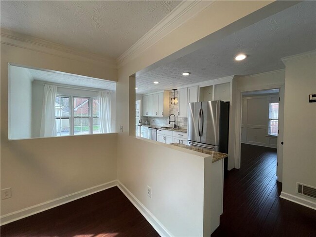Building Photo - 3145 Queens Walk