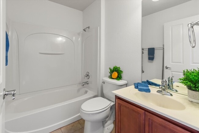 Building Photo - 325 Barrington Farm Ct