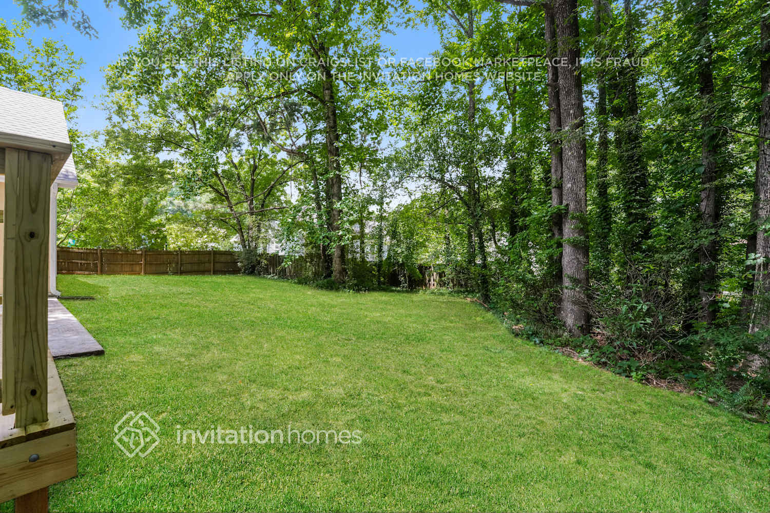 Building Photo - 2215 Valley Wood Dr