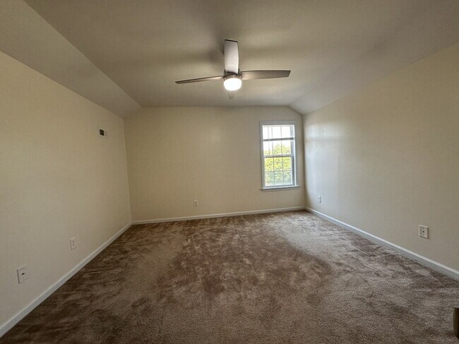Building Photo - 300 Shifting Winds Dr