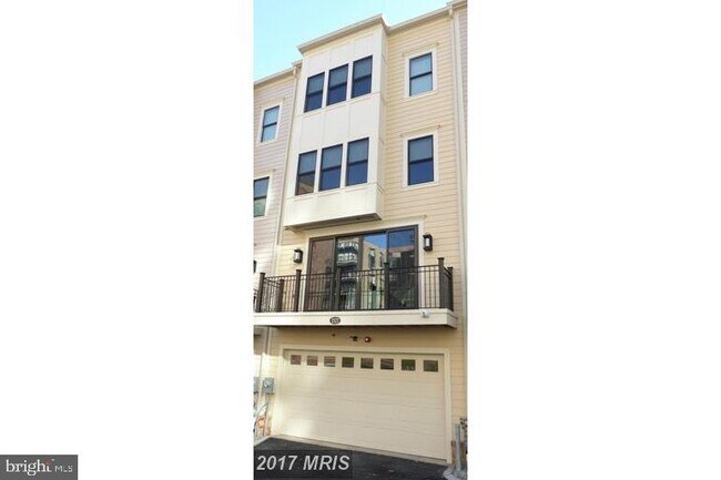 Building Photo - 1521 16th Rd N