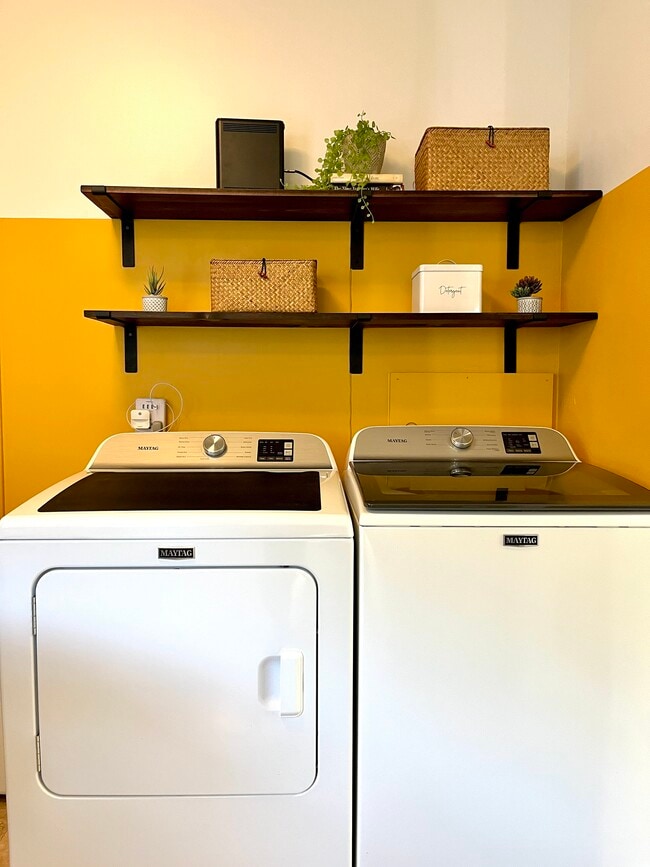 Building Photo - 1844 Heather Ln