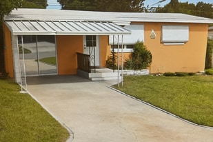 Building Photo - 10495 118th Ave