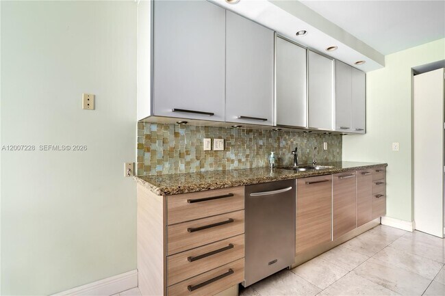 Building Photo - 19500 Turnberry Way