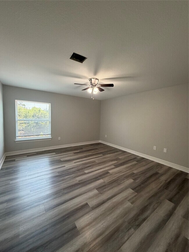 Building Photo - 8117 Sealey St