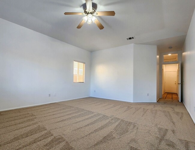 Building Photo - $1,000 OFF 1ST MONTH RENT$ 4Bd, 2Ba  Murri...