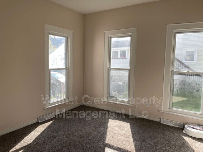Building Photo - 362 Furnace St