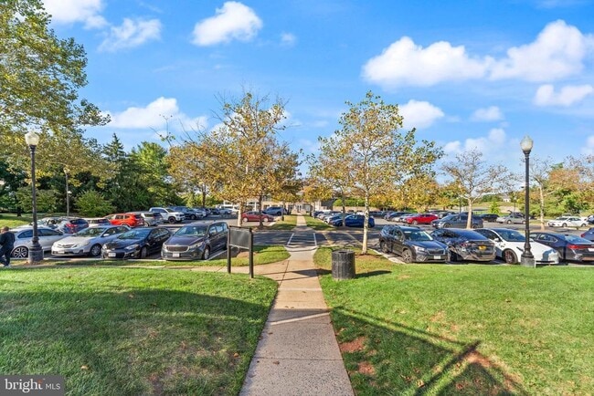 Building Photo - 44210 Shady Glen Terrace