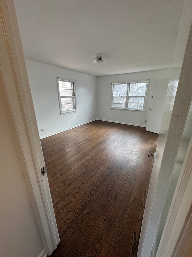 Building Photo - 737 Linden Ave