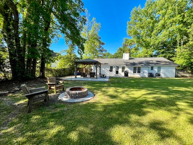Building Photo - 1534 Kentwood Cir
