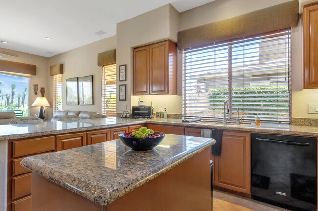 Building Photo - 280 Tomahawk Dr