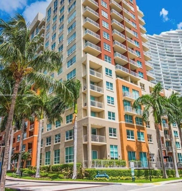 Building Photo - 2000 N Bayshore Dr