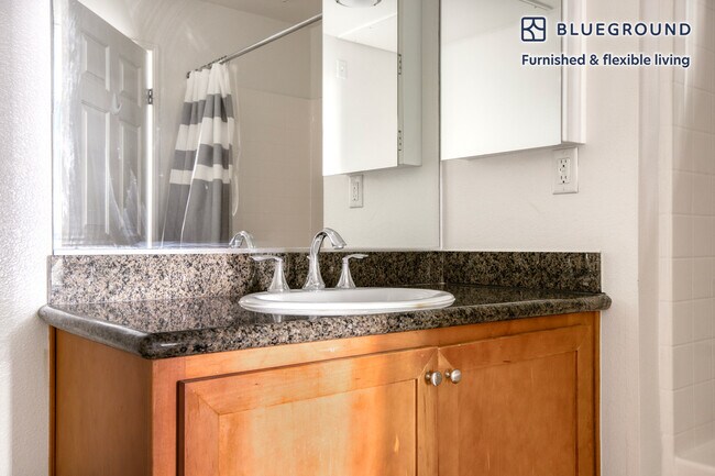 Building Photo - 8601 Lincoln Blvd