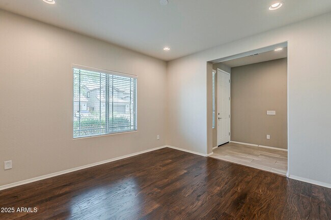 Building Photo - 10819 W Bronco Trail