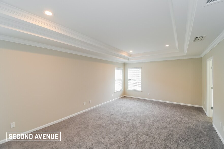 Building Photo - 9041 Redtail Dr